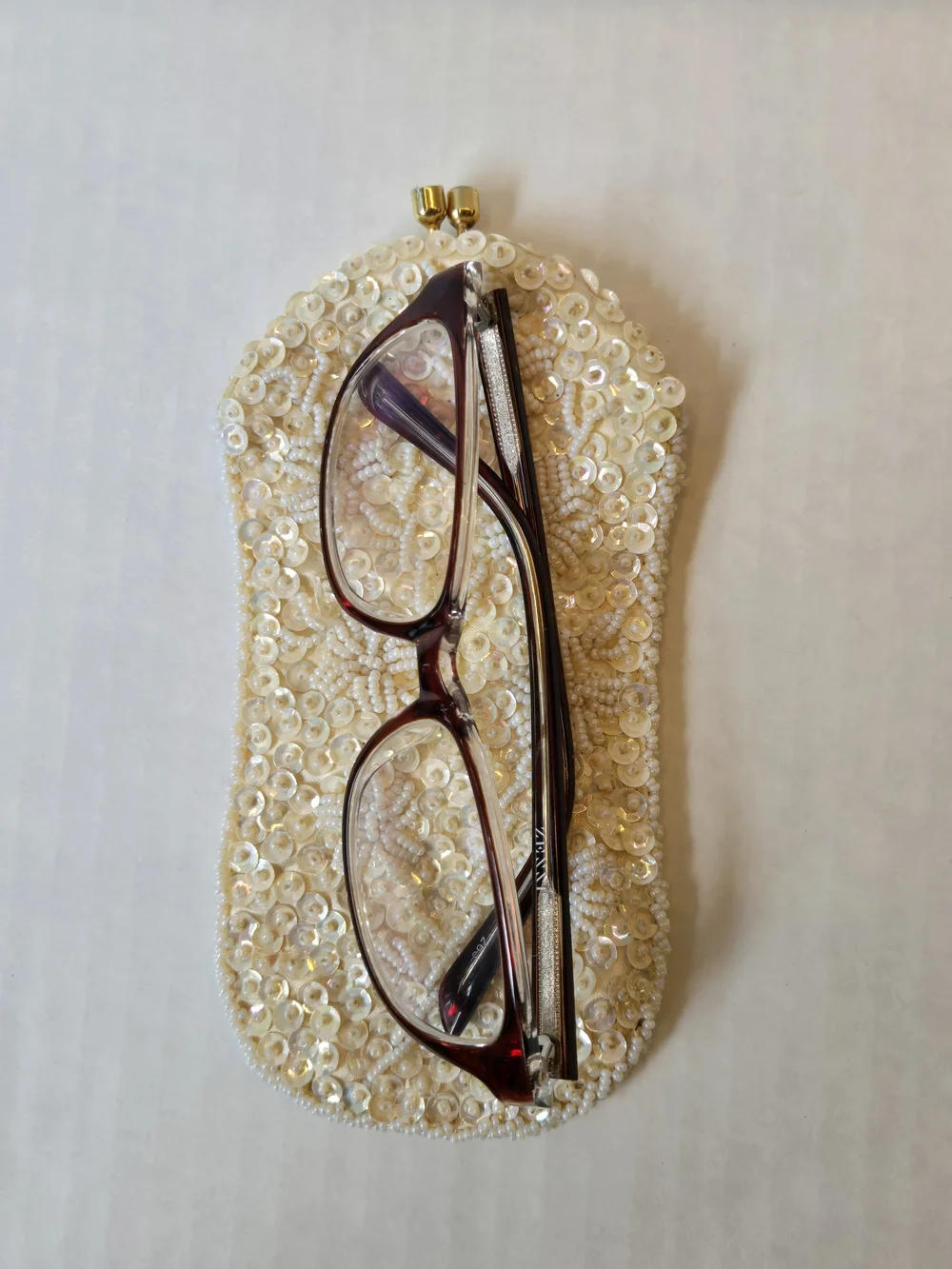 Vintage Ivory Beaded Kisslock Eye Glasses Case